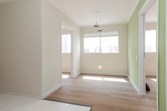 Sala de apartamento para alugar com 2 quartos, 32m² em Jardim Caravelas, São Paulo