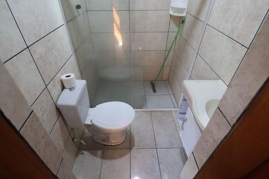 Banheiro de casa para alugar com 1 quarto, 29m² em São José, Canoas