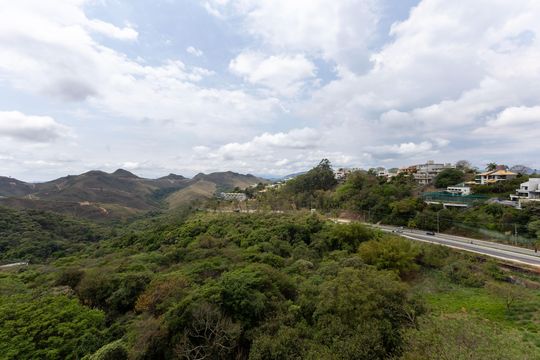 Vista da Varanda da Sala 1 de kitnet/studio para alugar com 1 quarto, 43m² em Vale do Sereno, Nova Lima