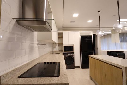 Cozinha de apartamento para alugar com 2 quartos, 72m² em Cambuí, Campinas