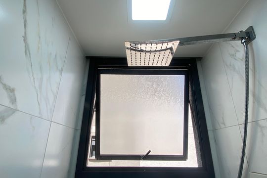 Banheiro de apartamento à venda com 2 quartos, 48m² em Centro, Osasco
