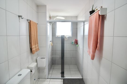 Banheiro de apartamento à venda com 2 quartos, 52m² em Vila Nova Curuçá, São Paulo