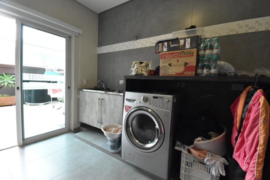 Área de Serviço de casa à venda com 3 quartos, 330m² em Uberaba, Curitiba