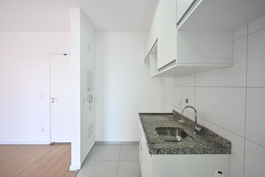 Cozinha de apartamento para alugar com 2 quartos, 47m² em Vila Andrade, São Paulo