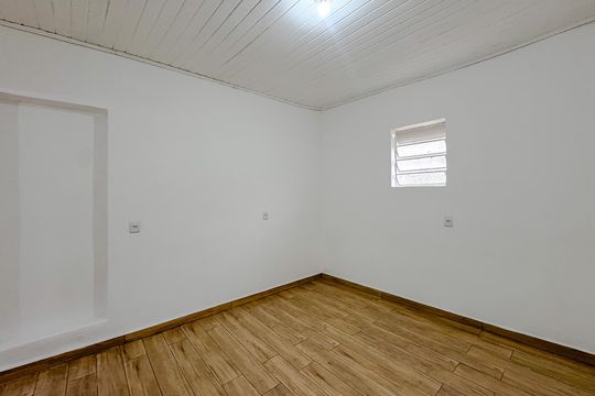 Sala/Quarto de casa para alugar com 1 quarto, 22m² em Vila Bertioga, São Paulo