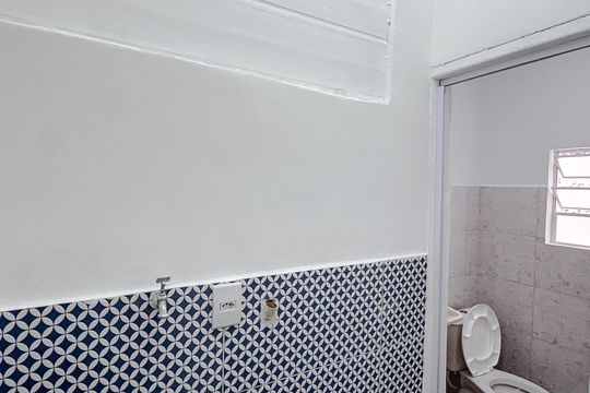 Banheiro de casa para alugar com 1 quarto, 22m² em Vila Bertioga, São Paulo