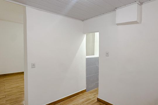 Cozinha de casa para alugar com 1 quarto, 22m² em Vila Bertioga, São Paulo