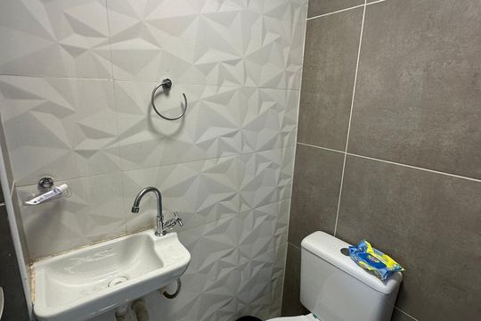 Lavabo de apartamento para alugar com 2 quartos, 82m² em Ilha Porchat, São Vicente