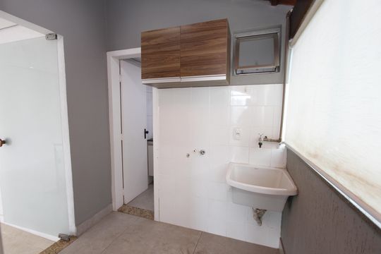 Área de Serviço de apartamento para alugar com 2 quartos, 110m² em Nova Suíça, Belo Horizonte