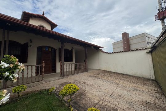 Varanda de casa para alugar com 3 quartos, 360m² em Eldorado, Contagem