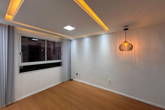 Sala de apartamento à venda com 2 quartos, 43m² em Recreio dos Bandeirantes, Rio de Janeiro