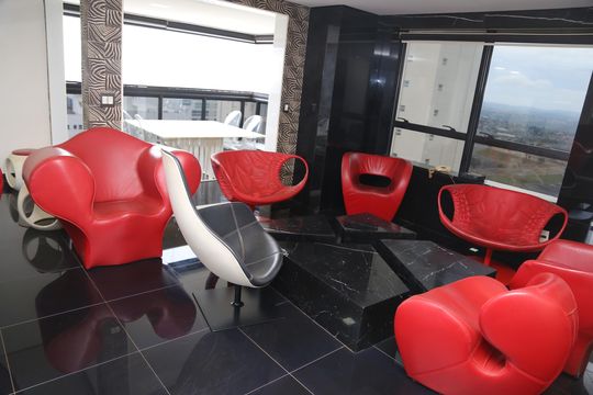 Apartamento à venda com 2 quartos, 134m² em Jardim Goiás, Goiânia