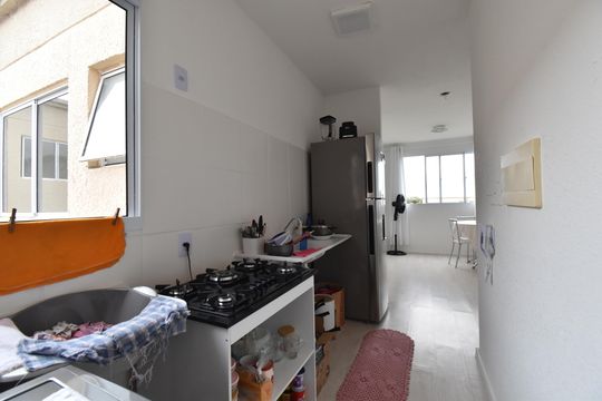 Cozinha de apartamento à venda com 2 quartos, 38m² em Campo de Santana, Curitiba
