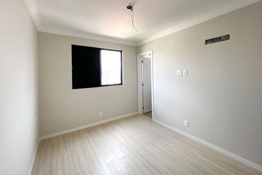 Suíte de apartamento à venda com 3 quartos, 73m² em Sagrada Família, Belo Horizonte