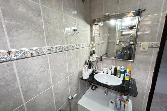 Banheiro de casa à venda com 4 quartos, 444m² em Realengo, Rio de Janeiro