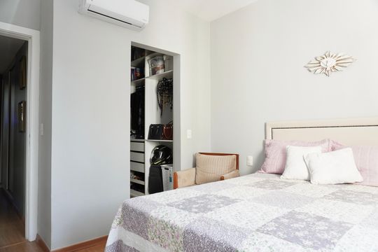 Suíte  de apartamento à venda com 3 quartos, 113m² em Vila da Serra, Nova Lima