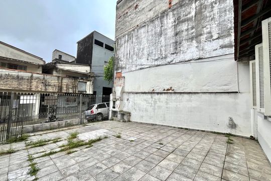 Garagem de casa à venda com 2 quartos, 70m² em Americanópolis, São Paulo