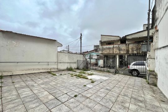 Garagem de casa à venda com 2 quartos, 70m² em Americanópolis, São Paulo