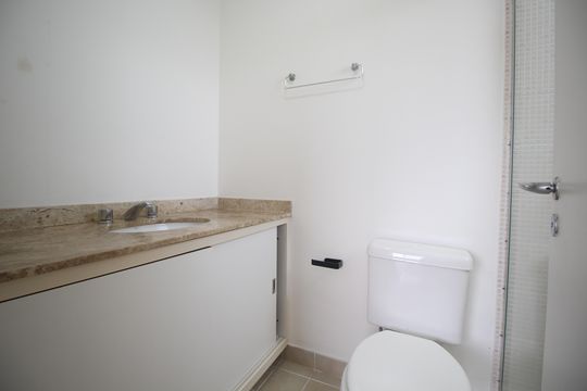 Banheiro da Suíte 1 de apartamento à venda com 3 quartos, 95m² em Passo D’areia, Porto Alegre