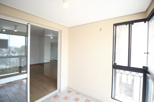 Sacada de apartamento à venda com 3 quartos, 95m² em Passo D’areia, Porto Alegre