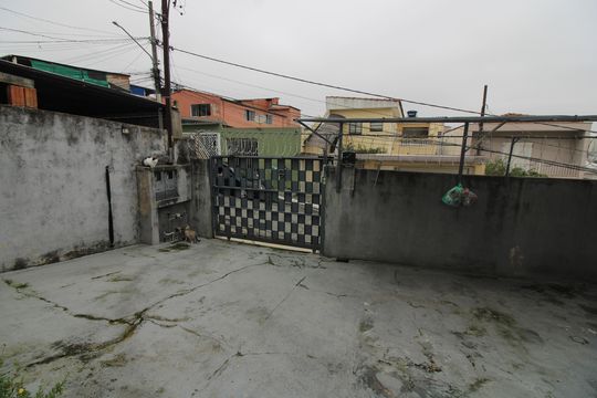 garagem de casa para alugar com 1 quarto, 30m² em Vila Dalila, São Paulo