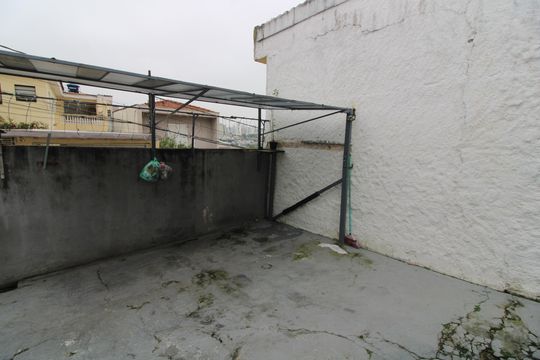 garagem de casa para alugar com 1 quarto, 30m² em Vila Dalila, São Paulo