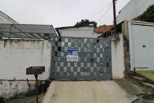 Fachada de casa para alugar com 1 quarto, 30m² em Vila Dalila, São Paulo