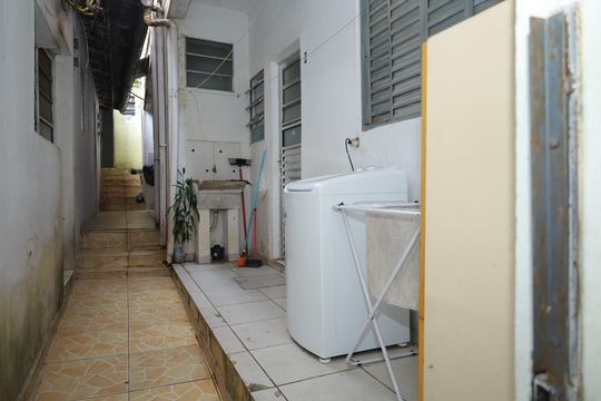Área comum - Corredores de casa para alugar com 1 quarto, 28m² em Parque Guarani, São Paulo