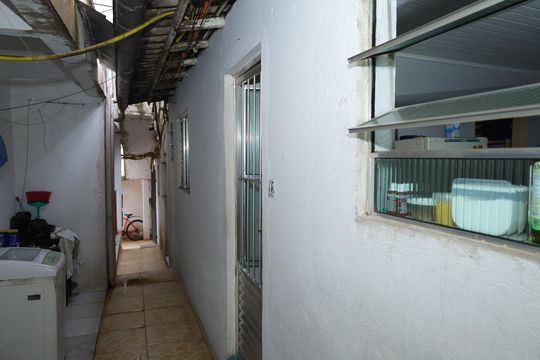 Área comum - Corredores de casa para alugar com 1 quarto, 28m² em Parque Guarani, São Paulo