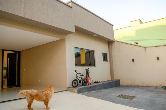 Garagem de casa à venda com 3 quartos, 180m² em Residencial Humaitá, Goiânia