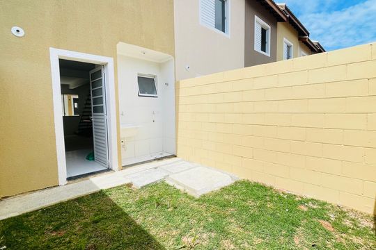 Área privativa de casa de condomínio para alugar com 2 quartos, 55m² em Centro, Cotia