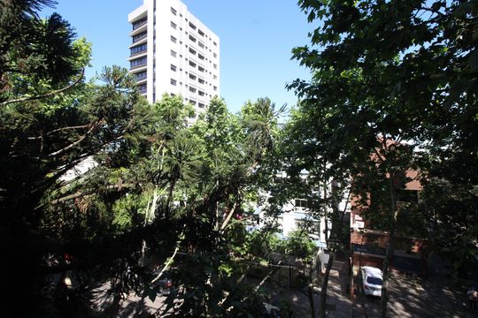 Vista de apartamento à venda com 3 quartos, 220m² em Petrópolis, Porto Alegre