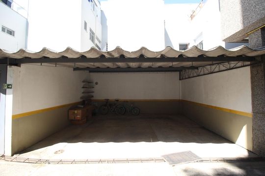 Garagem de apartamento à venda com 3 quartos, 220m² em Petrópolis, Porto Alegre