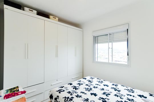 Quarto 1  de apartamento à venda com 2 quartos, 43m² em Jardim Adriana, Guarulhos