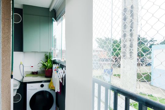 Varanda  de apartamento à venda com 2 quartos, 43m² em Jardim Adriana, Guarulhos