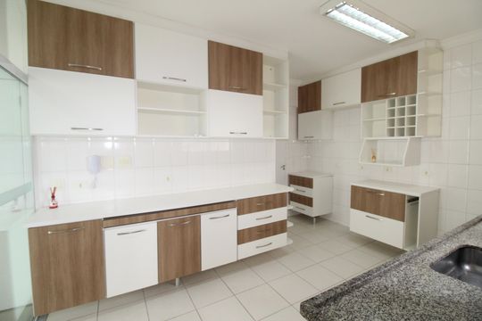 Cozinha de apartamento para alugar com 3 quartos, 143m² em Jardim das Industrias, São José dos Campos