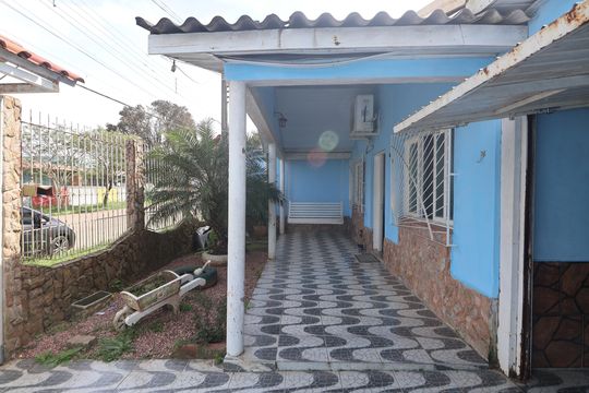 Área externa de casa à venda com 3 quartos, 360m² em Rio Branco, Canoas