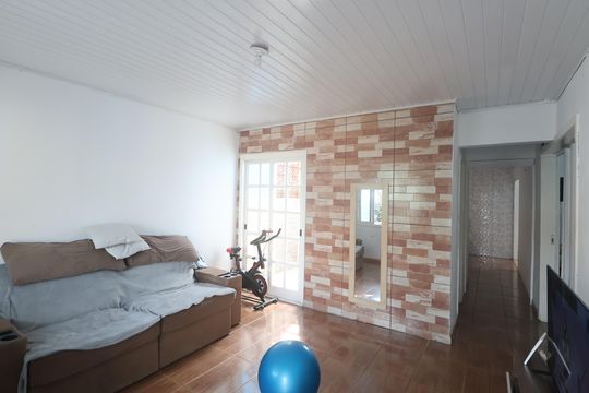 Casa à venda com 3 quartos, 360m² em Rio Branco, Canoas