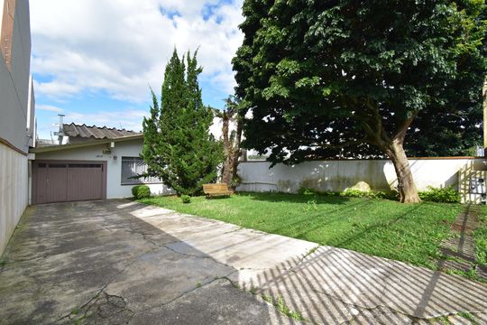 Quintal de casa à venda com 6 quartos, 280m² em Boqueirão, Curitiba