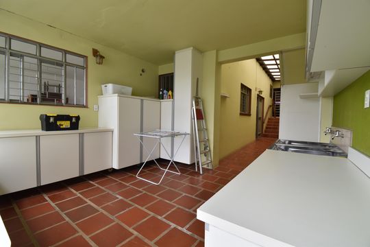 Área de Serviço de casa à venda com 6 quartos, 280m² em Boqueirão, Curitiba