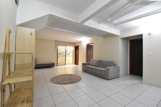Sala 1 de casa à venda com 6 quartos, 280m² em Boqueirão, Curitiba