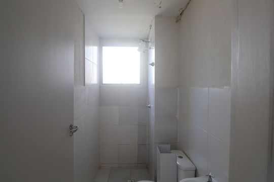 Banheiro de apartamento para alugar com 2 quartos, 41m² em Rio Branco, Canoas