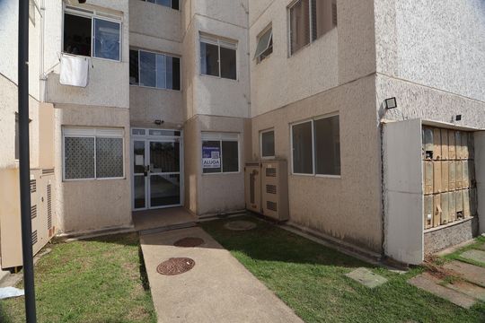 Fachada do bloco de apartamento para alugar com 2 quartos, 41m² em Rio Branco, Canoas