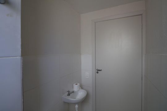 Banheiro de apartamento para alugar com 2 quartos, 41m² em Rio Branco, Canoas