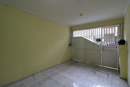 Garagem de casa para alugar com 3 quartos, 70m² em Vila Santa Antonia, Diadema