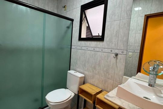 Banheiro 1 de apartamento à venda com 3 quartos, 157m² em Parque das Nações, Santo André