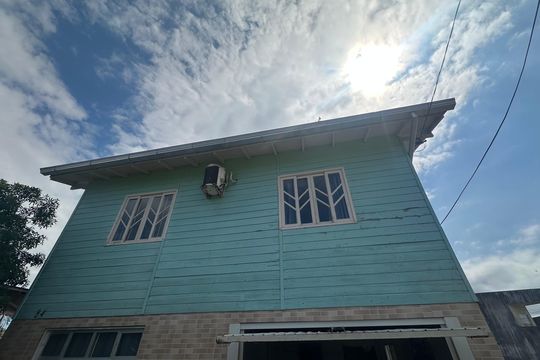 Fachada de casa para alugar com 2 quartos, 70m² em Forquilhinhas, São José
