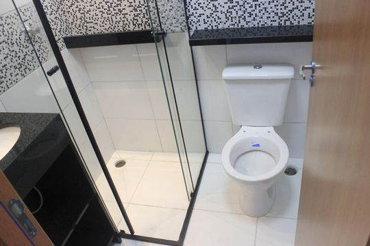 Banheiro  de apartamento para alugar com 2 quartos, 49m² em Vila Alzira, Guarulhos