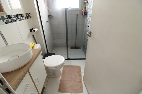 Banheiro de apartamento para alugar com 2 quartos, 48m² em Jardim Betania, Sorocaba