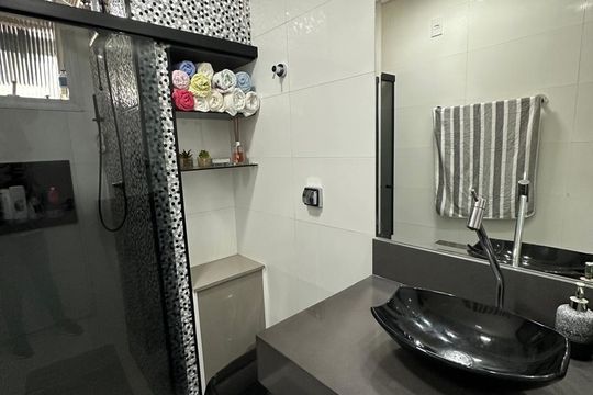 Banheiro de apartamento para alugar com 3 quartos, 76m² em Jardim Pacaembu, Campinas